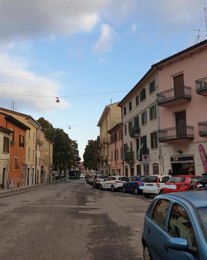 Dimora Rosso San Zeno - Wifi Veloce E Adatto Per Famiglie Verona Eksteriør bilde